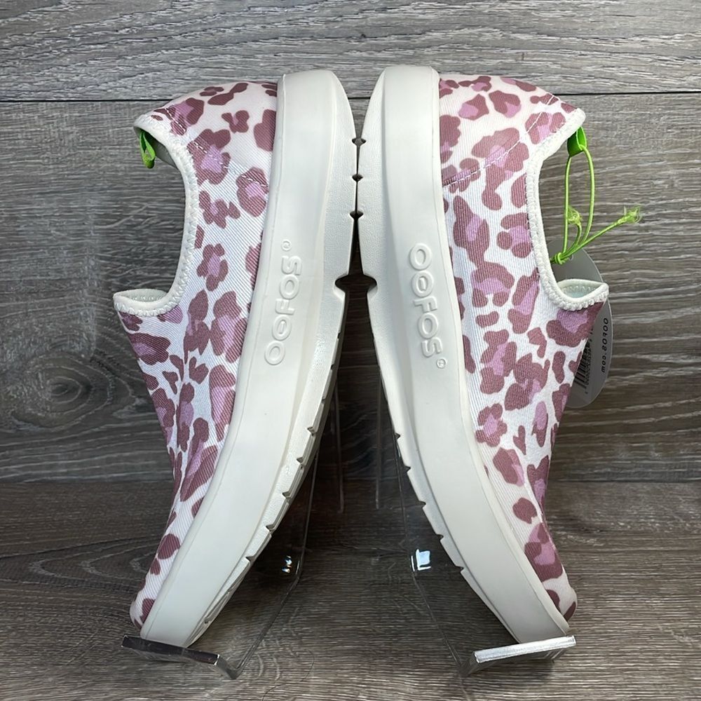 OOFOS Women's Slip-On Sneakers Pink Leopard Pattern - Picture 9 of 11